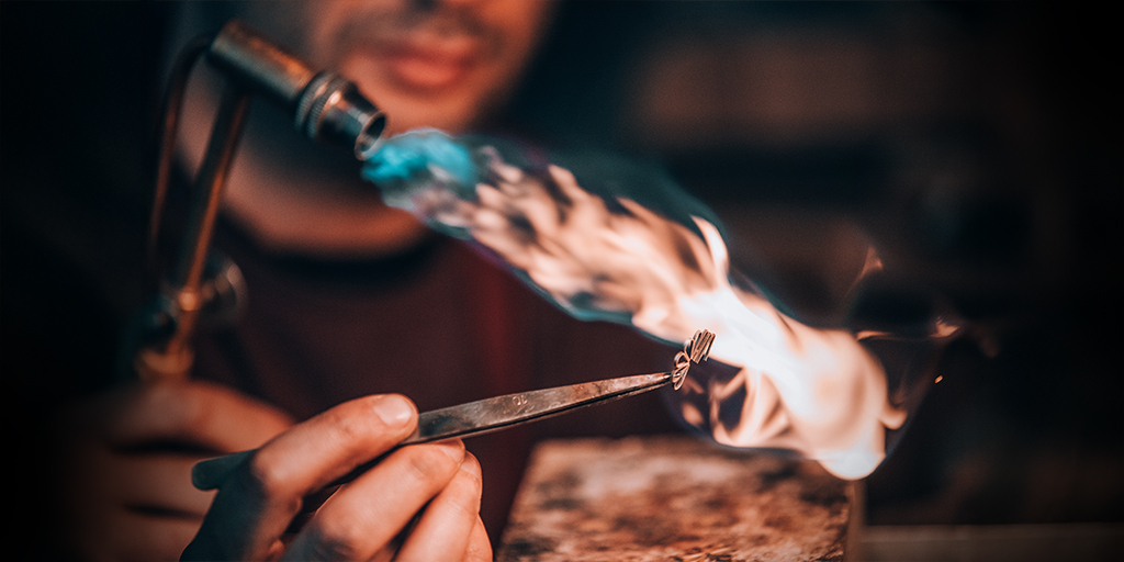 Newborn Mounting Atelier Craftsmanship